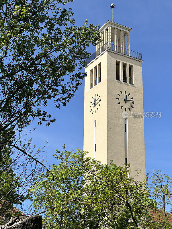 德布勒森大学寺庙的钟楼