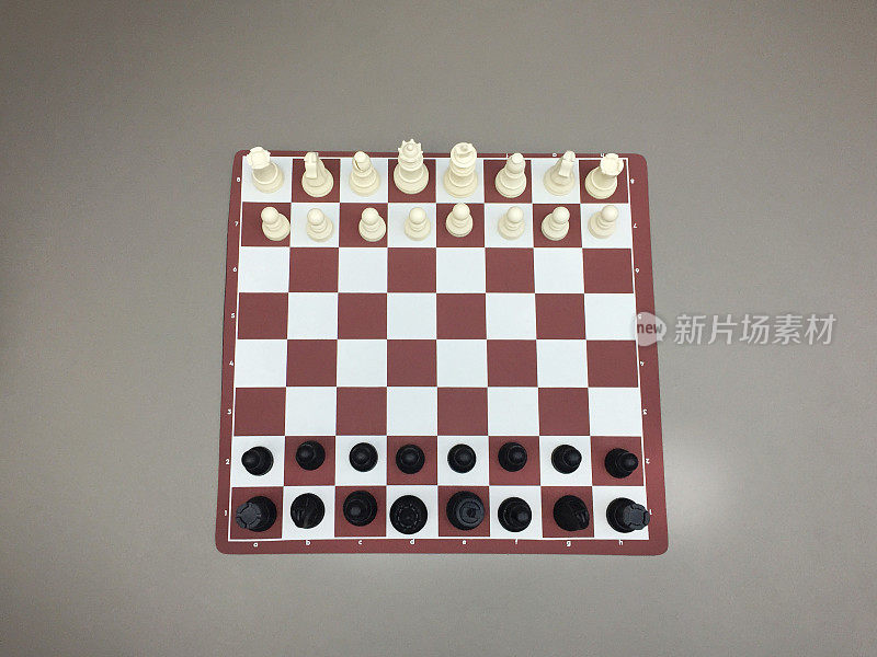 棋盘上的灰色背景