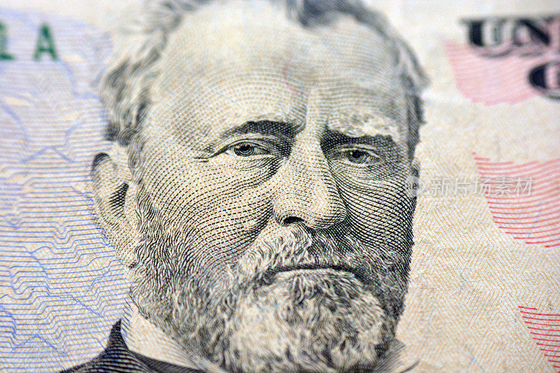 尤利西斯·格兰特的肖像印在50美元的钞票上，50美元的背景