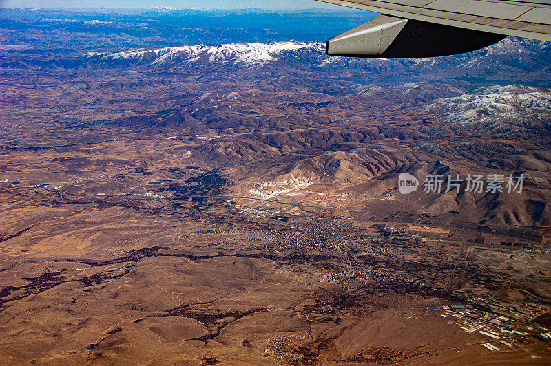 从飞机上俯瞰Aladağlar国家公园的一些山峰