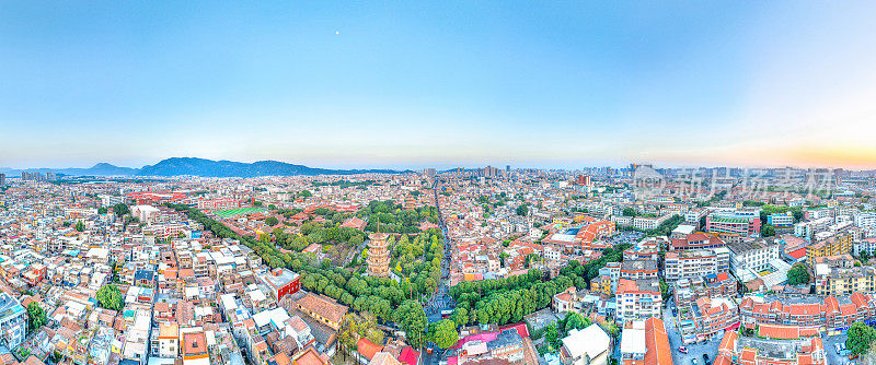 中国福建省泉州市历城区西街和开元寺旅游景点航拍图