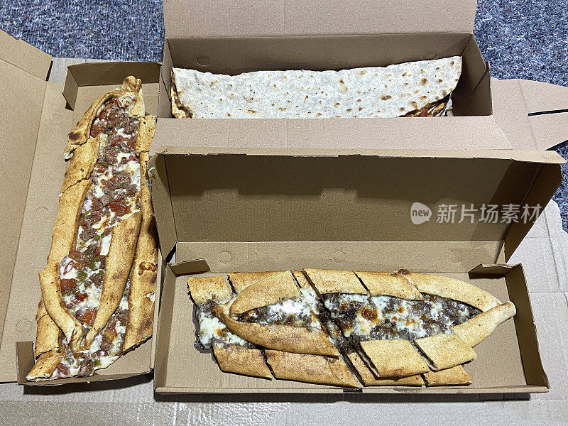 传统的土耳其食物pita和lahmacun