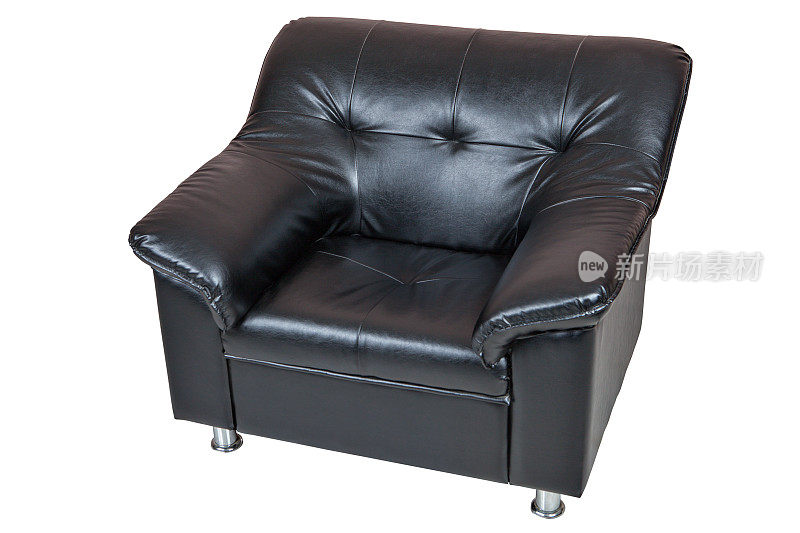 黑色扶手椅仿皮革孤立在白色背景。