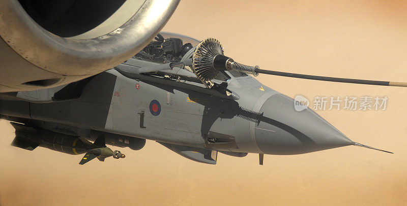 英国皇家空军龙卷风空中加油阿富汗伊拉克中东沙漠