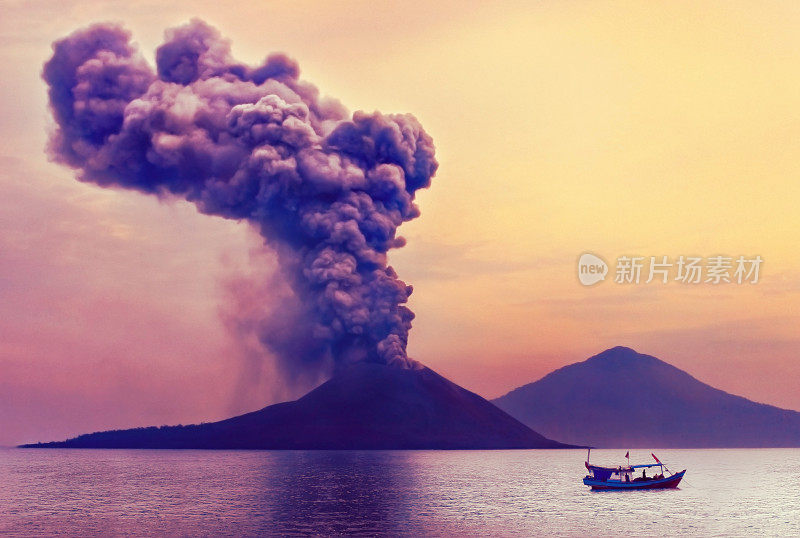 火山eruption。印度尼西亚喀拉喀托儿童