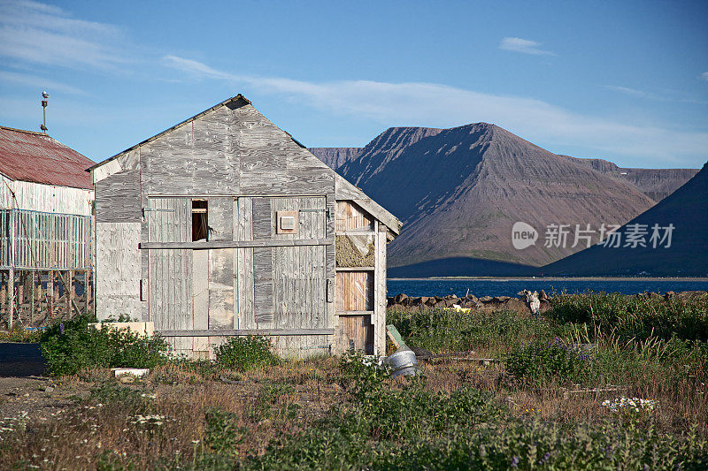 西峡湾的木屋。冰岛。