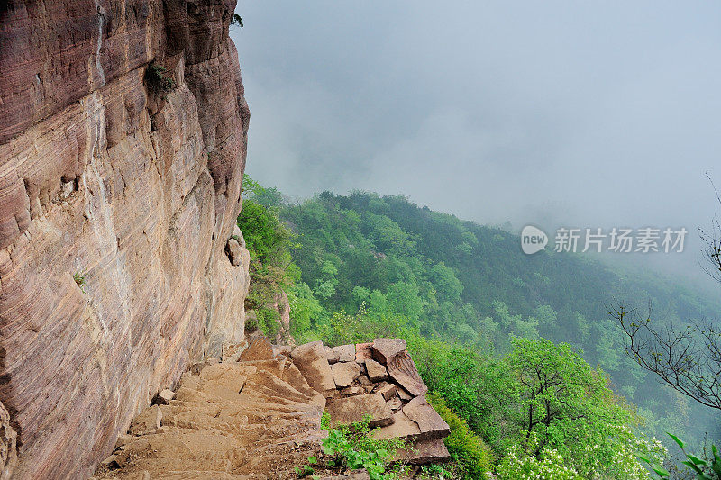 太行山石梯险峻005