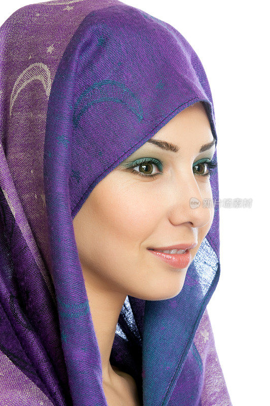 穆斯林女孩戴着头巾