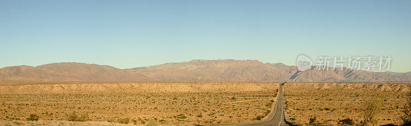 沙漠公路全景