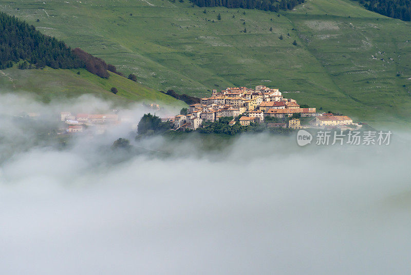 诺西亚的卡斯特卢西奥和福格的风景