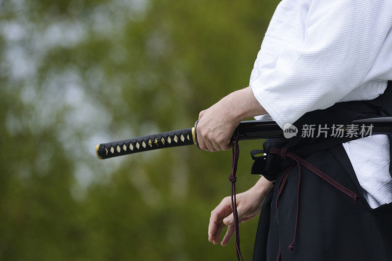 合气道与传统的日本剑士