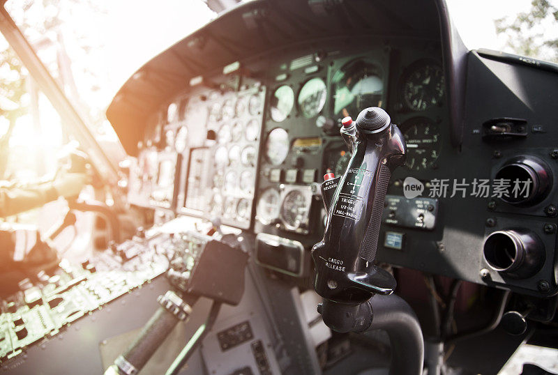 航空运输概念中具有规模的直升机控制器