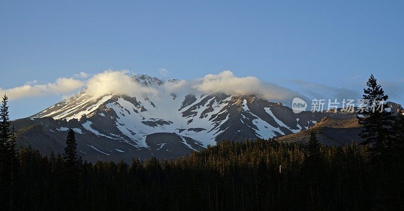 太沙士达山崇高