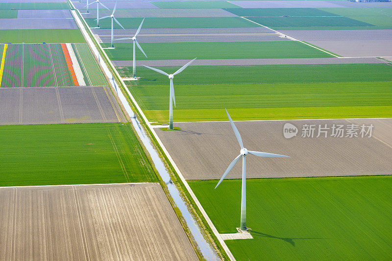 鸟瞰图上的风力涡轮机在一个农业领域在弗莱弗兰，荷兰
