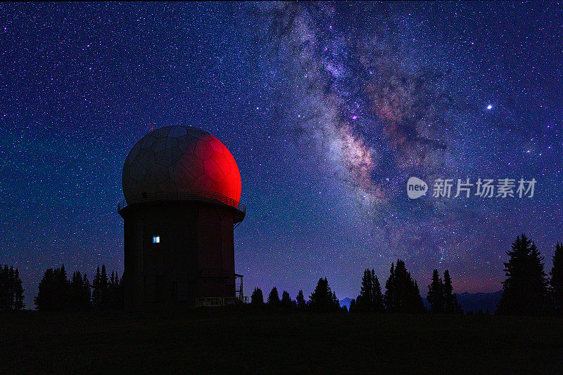 航空无线电导航信标银河系夜空景观