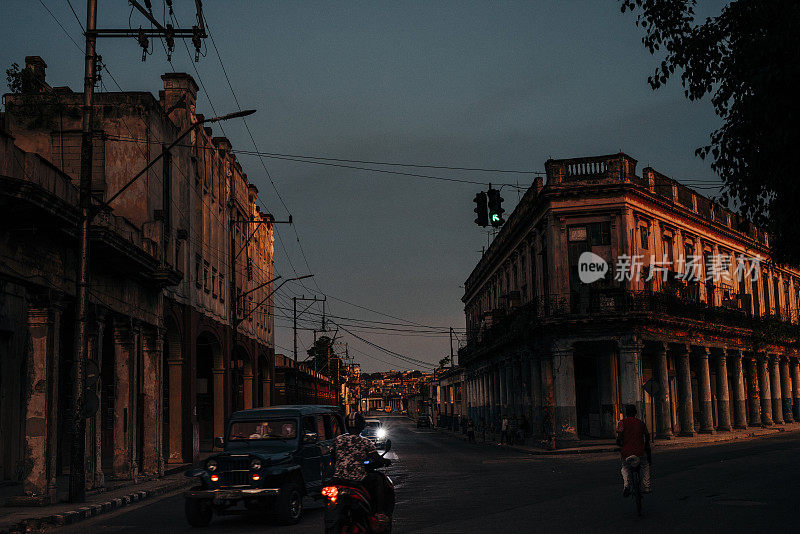 古巴哈瓦那黄昏街景