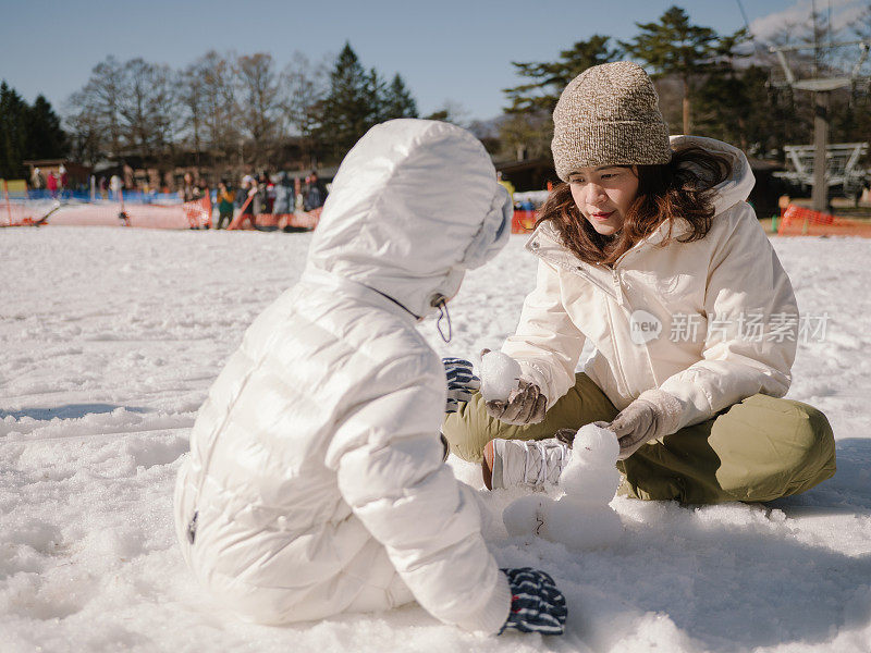 家庭堆雪人