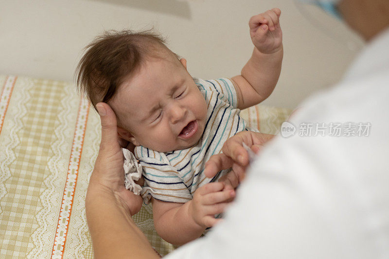 婴儿接种预防轮状病毒飞沫疫苗