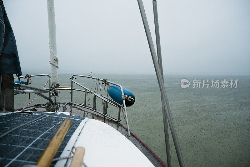 帆船甲板上大雨，德国，暑假，冒险