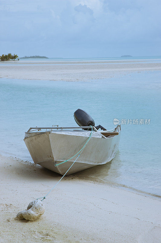 海滩上的小船