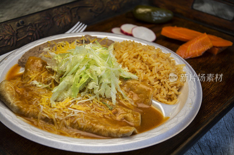 墨西哥外卖食物，玉米煎饼和米饭