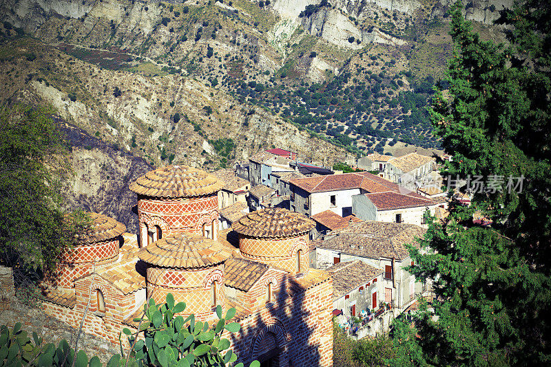 意大利卡拉布里亚雷焦卡拉布里亚省的斯蒂洛镇，天主教堂的圆顶