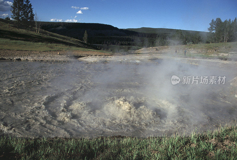 黄石泥火山