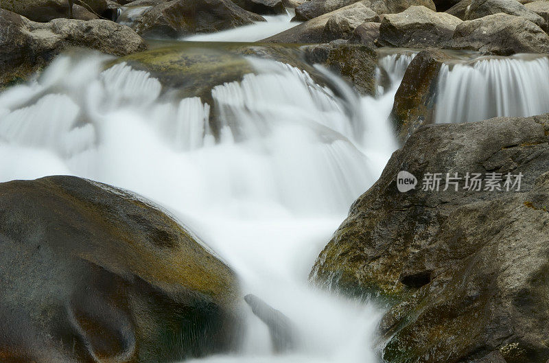 科罗拉多州博尔德峡谷的山溪