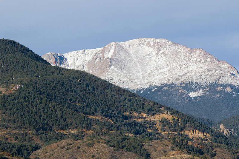 科罗拉多州的雪顶派克峰