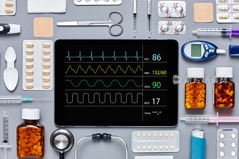 在医疗设备中的数字平板上显示脉冲痕迹