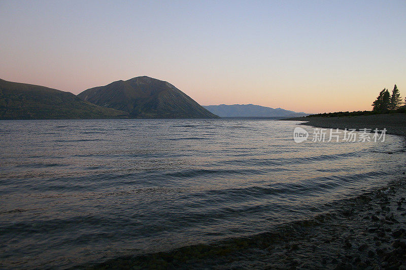 瓦纳卡湖风景在日落黄昏，田园诗般的奥塔哥，南新西兰