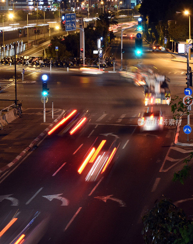 以色列的道路在夜晚