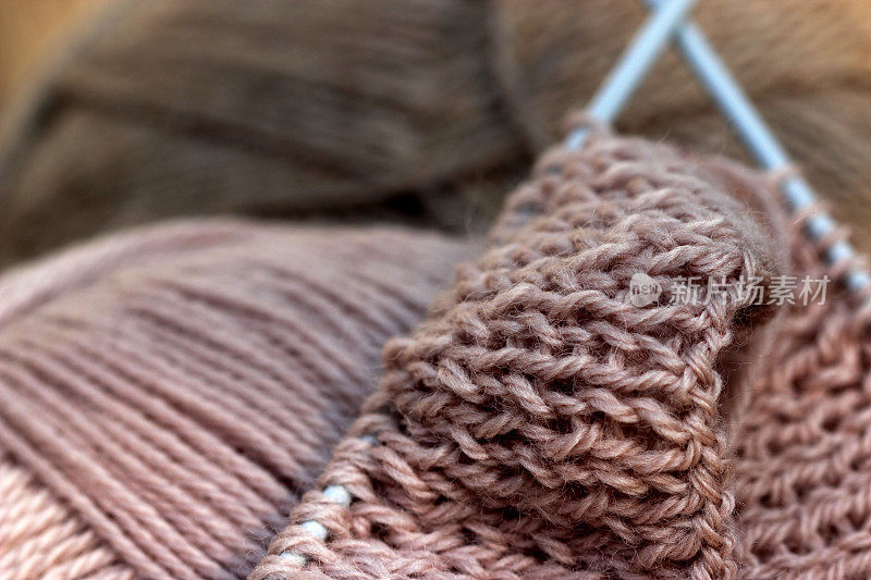 粉红羊毛针织