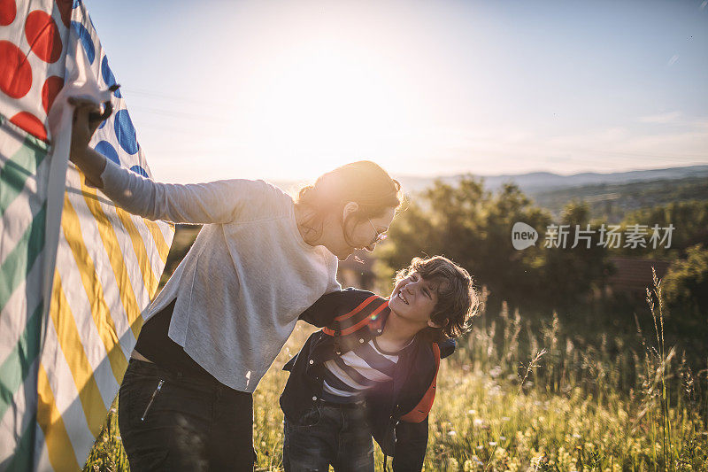 母子在户外