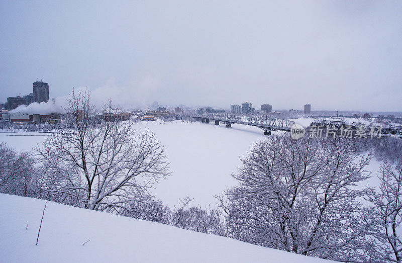 暴风雪过后的渥太华