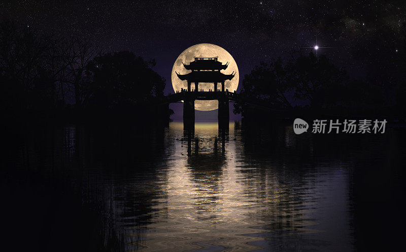 中国西湖的一轮明月展现了杭州大桥的空灵之美