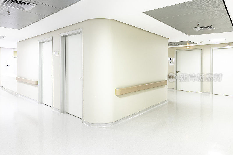 现代医院的空走廊