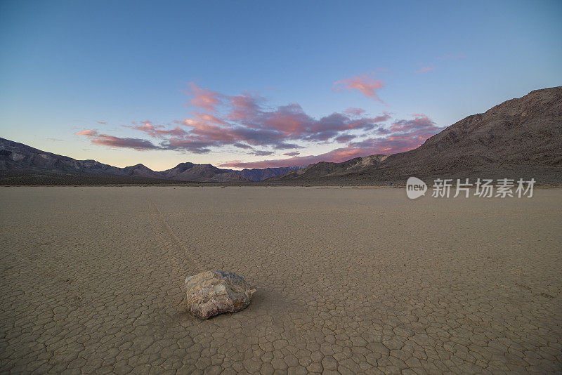 盐湖赛马场