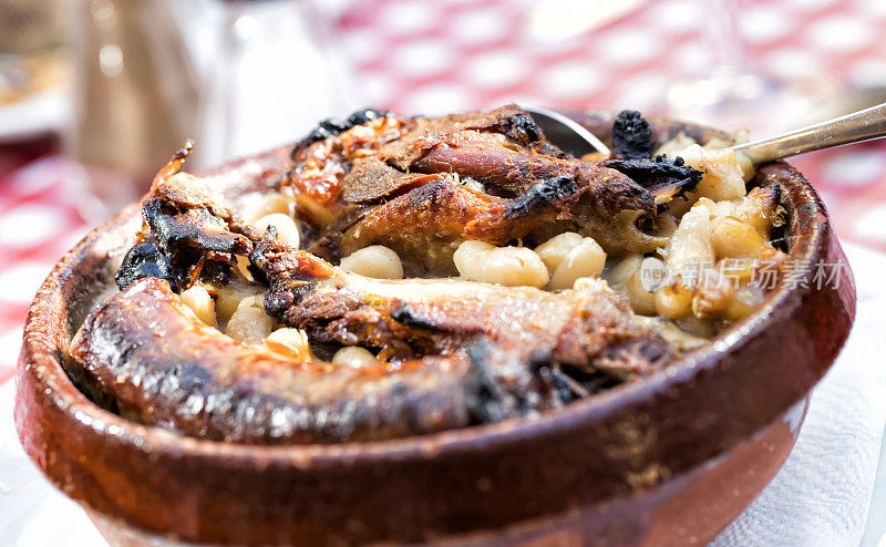 砂锅，法国卡尔卡松的典型食物