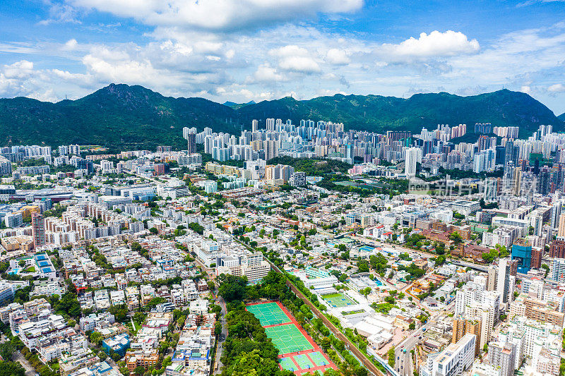 无人机拍摄的晴天空中九龙全景，香港