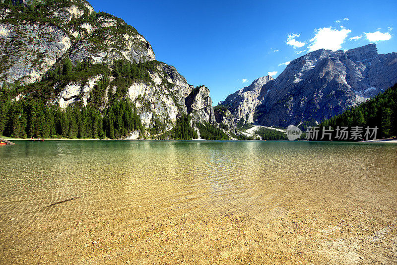 意大利Dolomites的Braies湖