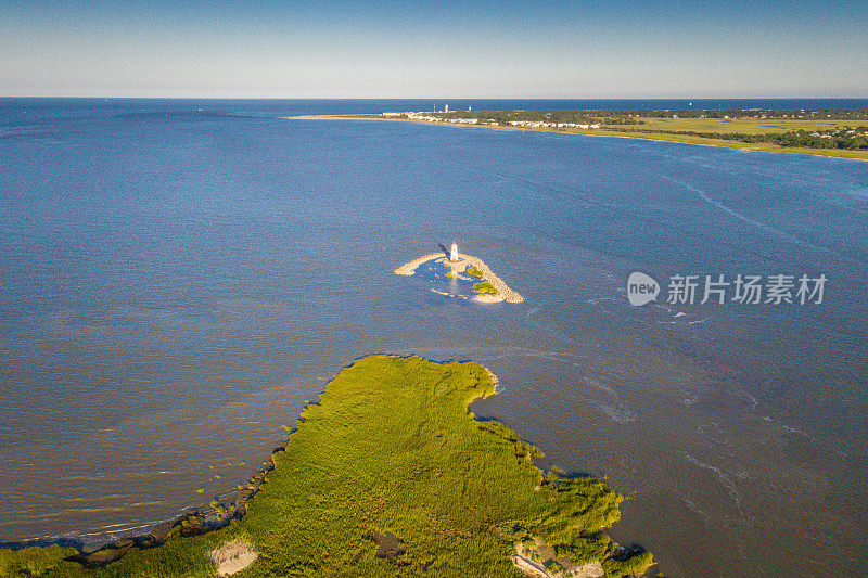 萨凡纳河南海峡河口的鸟瞰图