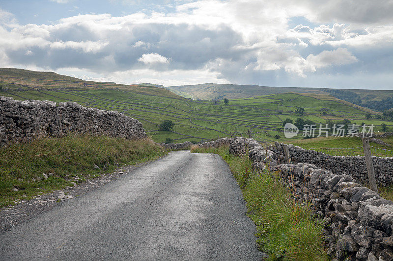 Malham戴尔道路。