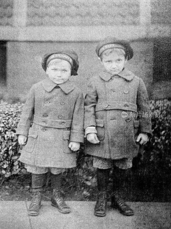 1921年男孩照片黑白