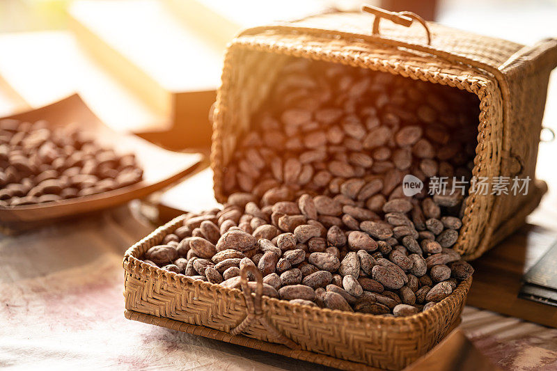 可可豆，晒干的可可种子，是制作巧克力的原料