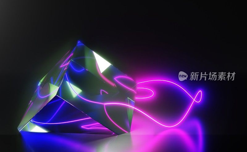 未来的玻璃立方体在霓虹灯3d渲染。清晰的方形盒子，黑色背景上的发光波线。抽象的水晶雕塑，具有折射光线效果的图形艺术对象
