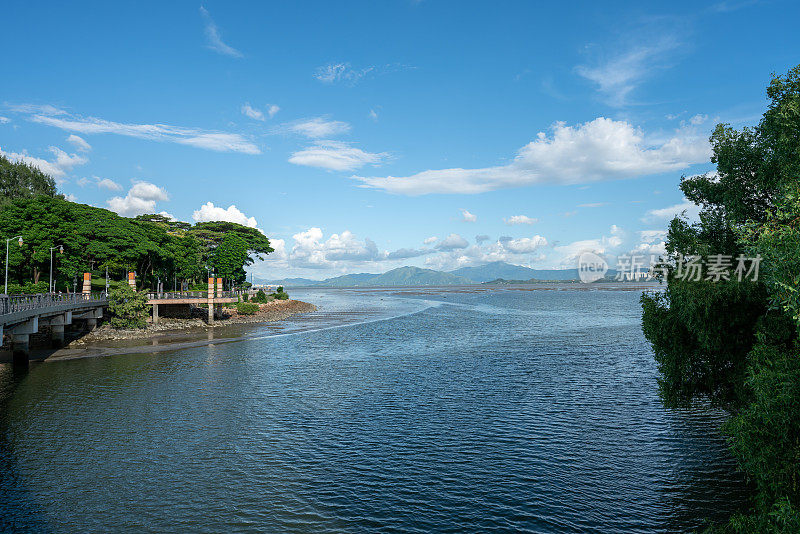 夏天的海滨公园