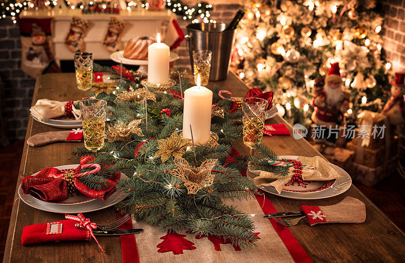 优雅的圣诞餐桌