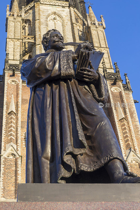 荷兰律师和政治家雨果·格劳秀斯的雕像