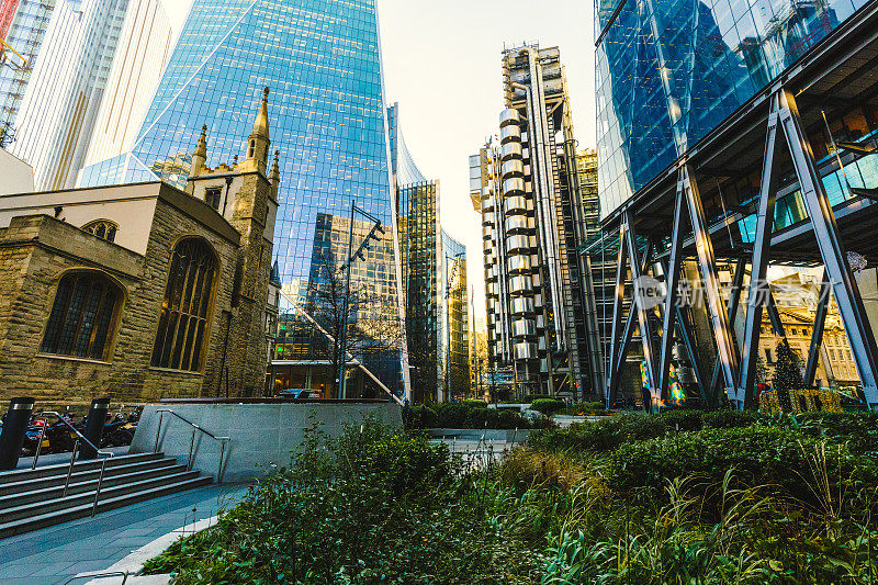 伦敦金融区的未来主义建筑